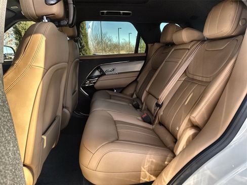 Used 2025 Land Rover Range Rover Sport Dynamic SE image 15