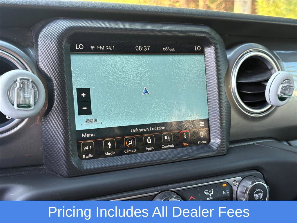 Used 2018 Jeep Wrangler Unlimited Sahara AWD/4WD image 10