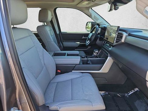 Used 2024 Toyota Tundra Limited AWD/4WD image 28