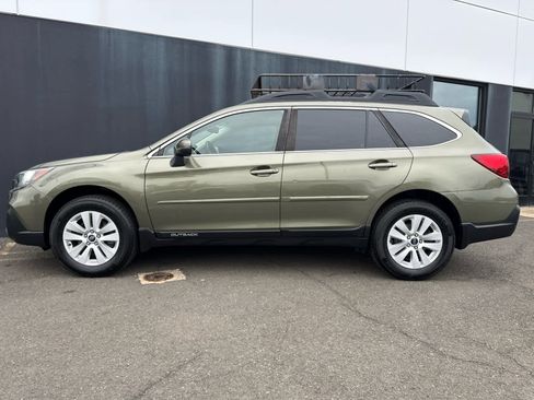 Used 2018 Subaru Outback 2.5i Premium AWD/4WD image 3