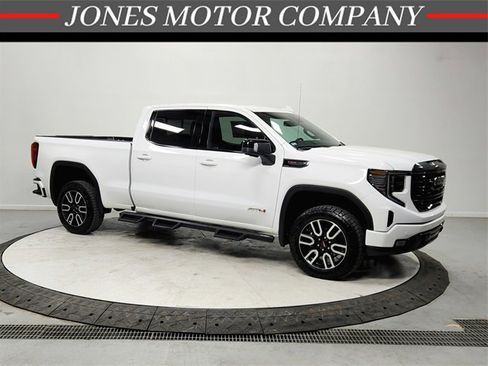 Used 2023 GMC Sierra 1500 AT4 w/ AT4 Preferred Package image 1