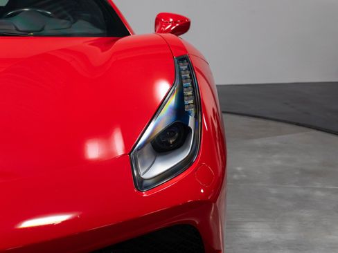 Used 2018 Ferrari 488 GTB RWD image 67