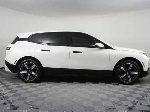 Used 2023 BMW iX xDrive50 w/ Sport Package AWD/4WD image 2