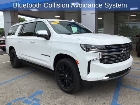 Used 2024 Chevrolet Suburban Premier AWD/4WD image 5