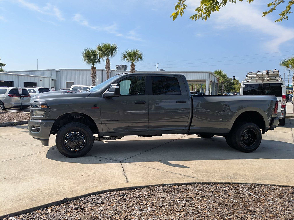 New 2026 RAM 3500 Big Horn AWD/4WD image 6