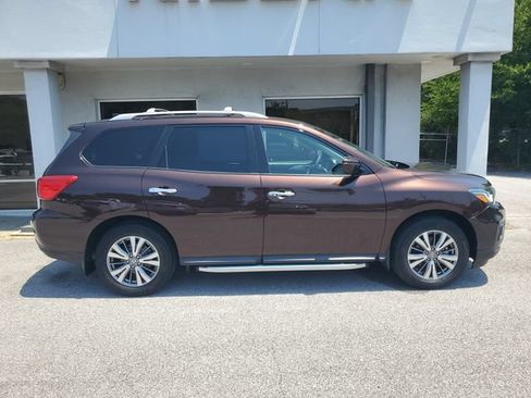 Used 2019 Nissan Pathfinder SL AWD/4WD image 7