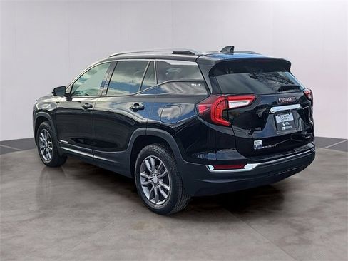 Used 2024 GMC Terrain SLT image 6