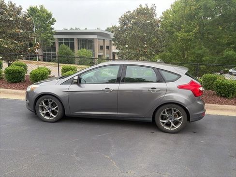 Used 2014 Ford Focus SE w/ Equipment Group 201A FWD image 6