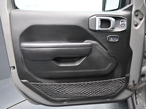 Used 2022 Jeep Gladiator Mojave AWD/4WD image 10