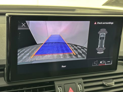 Used 2022 Audi SQ5 Premium w/ Convenience Package image 18