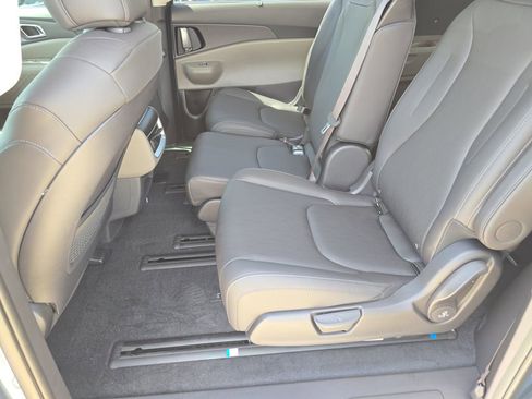 New 2026 Kia Carnival SX FWD image 17
