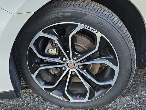 Used 2017 Ford Taurus SHO w/ Driver Assist Package image 10