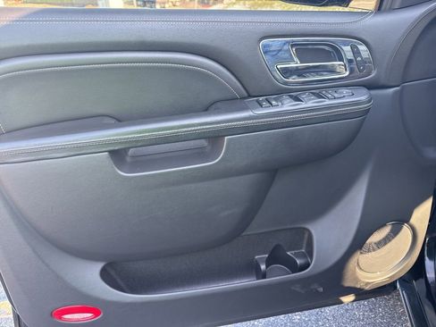 Used 2012 Cadillac Escalade Platinum image 19