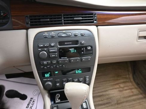 Used 2000 Cadillac Eldorado ESC w/ Comfort/Convenience Pkg FWD image 10