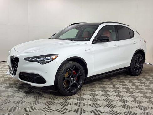 Used 2024 Alfa Romeo Stelvio Veloce AWD/4WD image 3