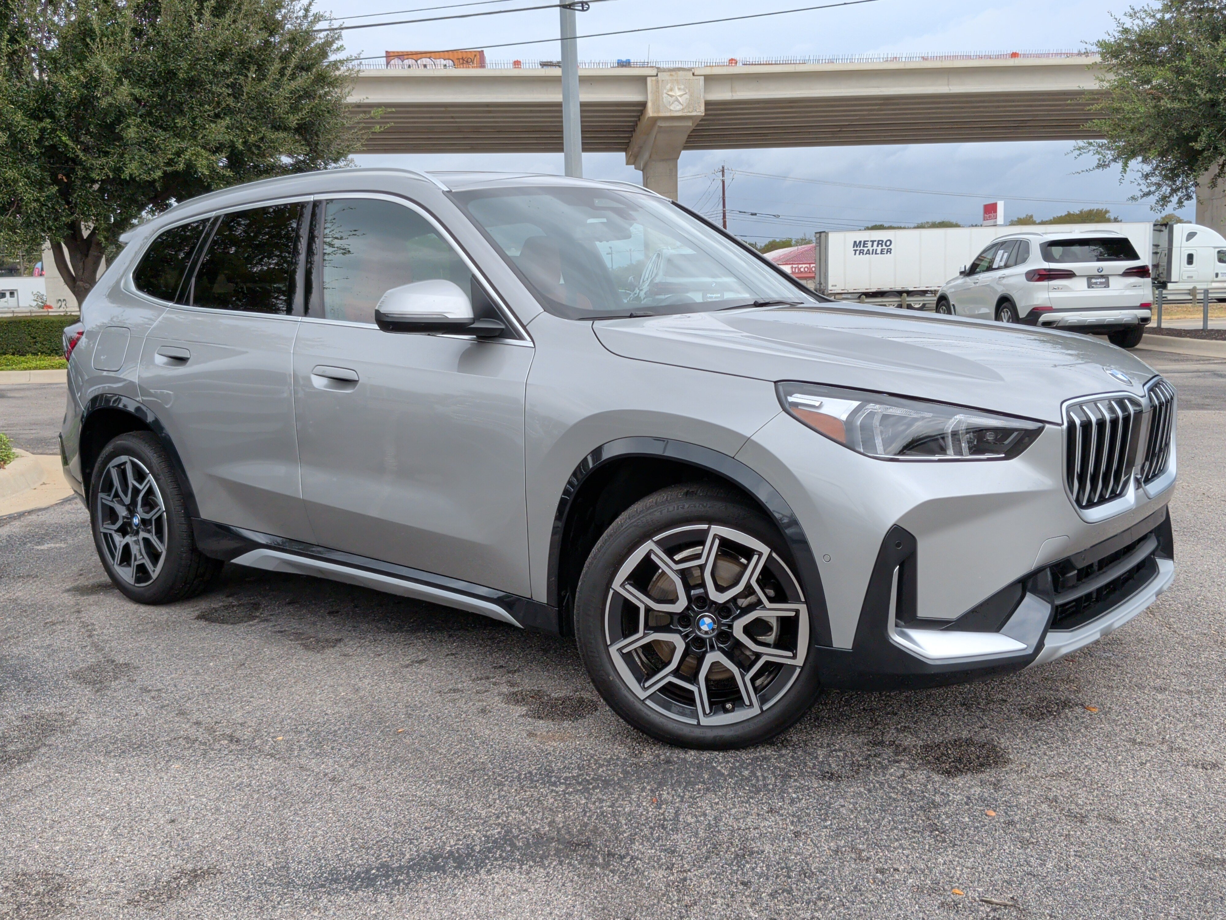 Used 2025 BMW X1 xDrive28i AWD/4WD image 2