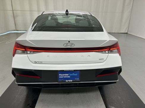 Used 2025 Hyundai Elantra Limited FWD image 22