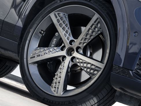 Used 2024 Genesis GV70 3.5T Sport w/ Sport Prestige Package image 9