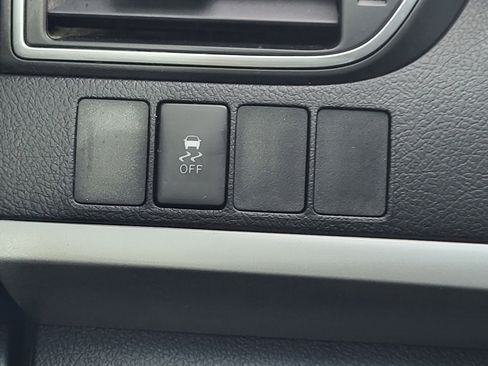 Used 2016 Toyota Camry SE image 32