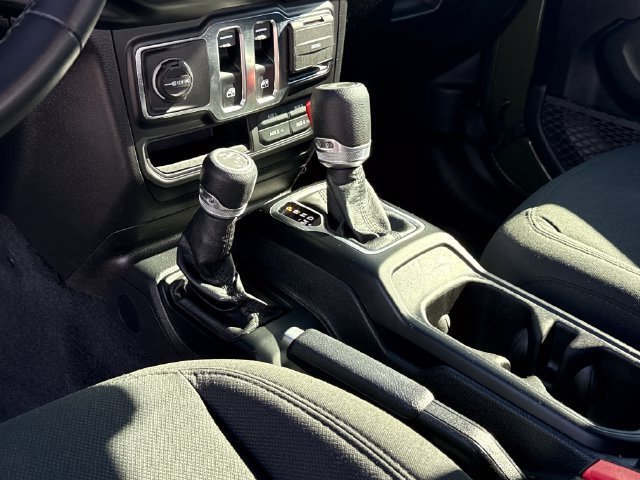 Used 2021 Jeep Wrangler Sport AWD/4WD image 12
