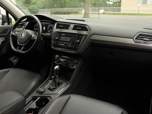 Used 2019 Volkswagen Tiguan SEL AWD/4WD image 26