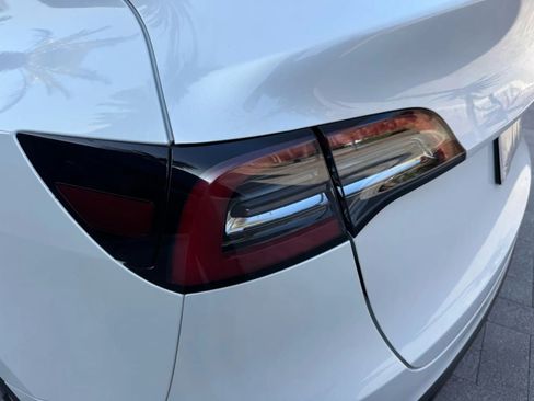 Used 2024 Tesla Model Y 2WD image 29