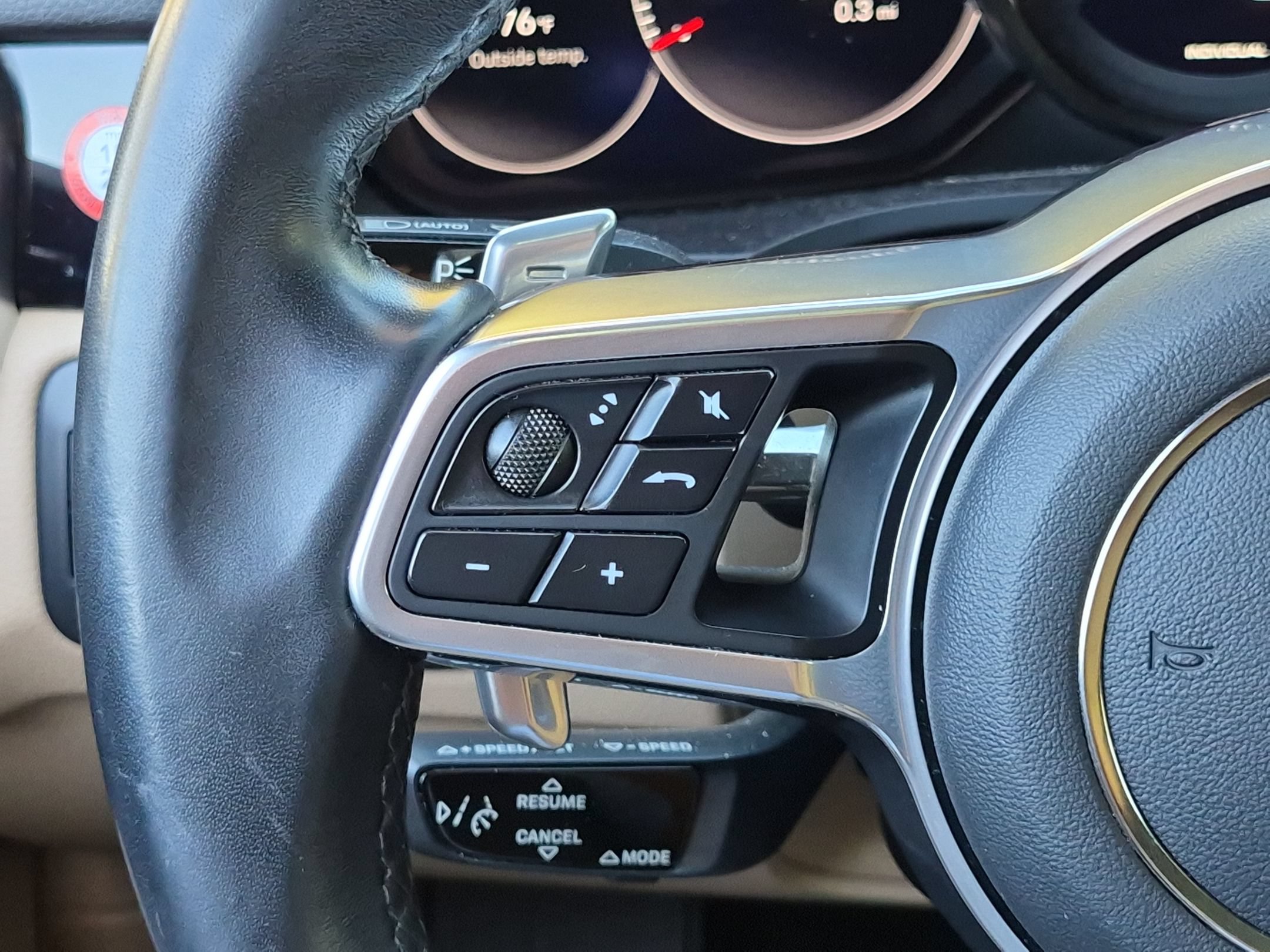 Certified 2022 Porsche Cayenne AWD/4WD image 8