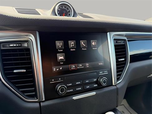 Used 2017 Porsche Macan S image 44