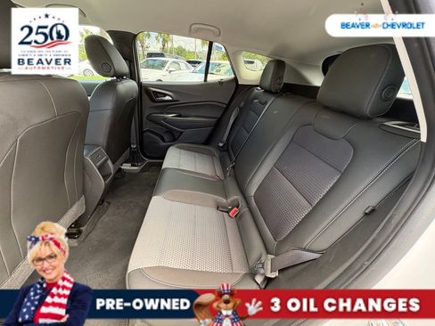 Used 2025 Chevrolet Trax LT FWD image 14