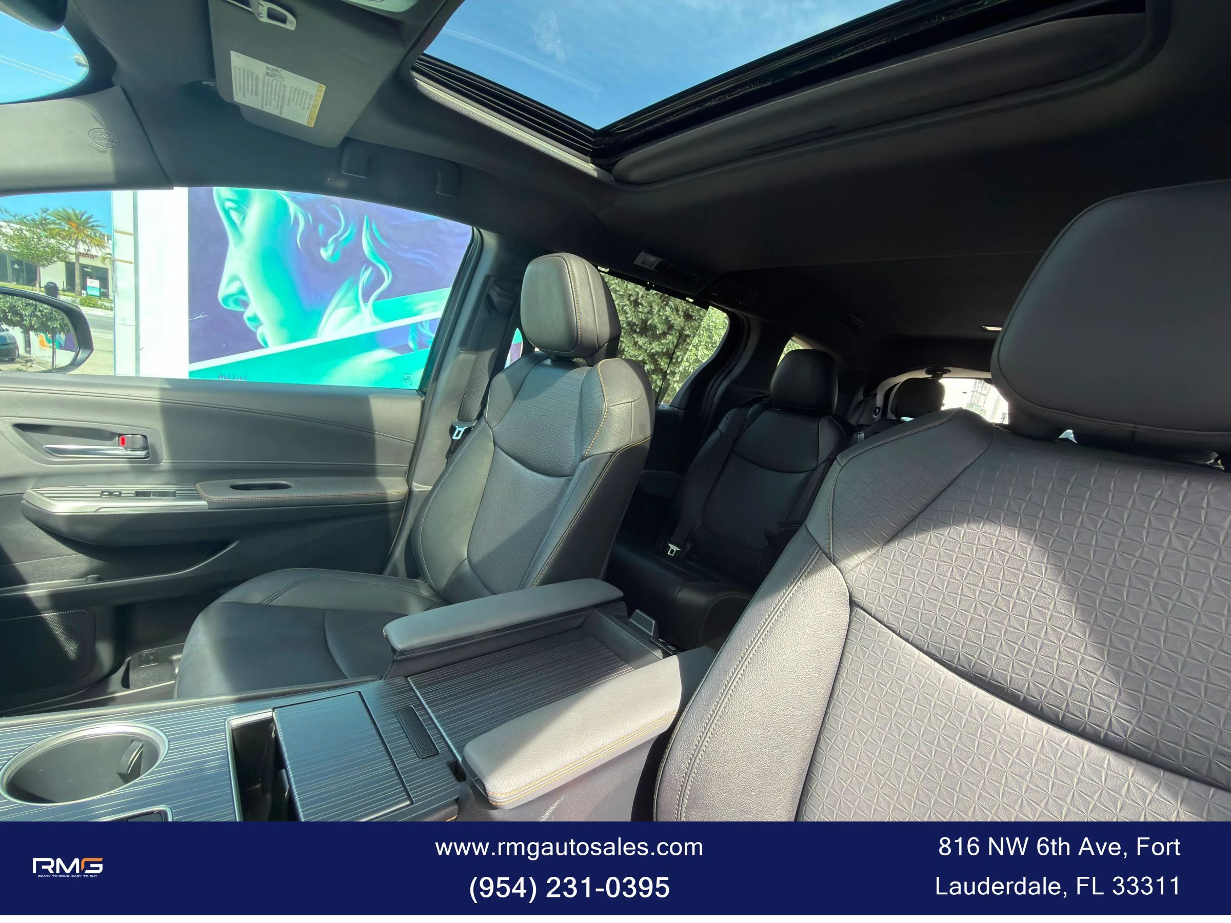 Used 2024 Toyota Sienna XLE Woodland Edition AWD/4WD image 21