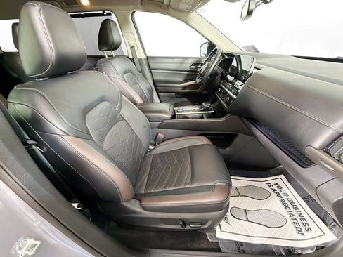 Used 2022 Nissan Pathfinder Platinum AWD/4WD image 31