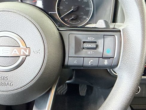 Used 2023 Nissan Rogue SV AWD/4WD image 12