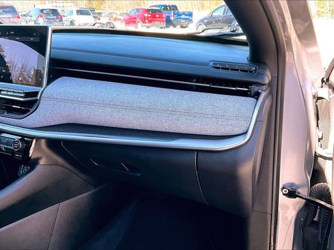 Used 2023 Jeep Compass Latitude w/ Sun and Sound Group image 19