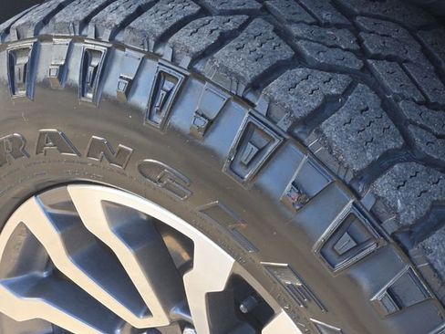 Used 2020 GMC Sierra 1500 AT4 image 9