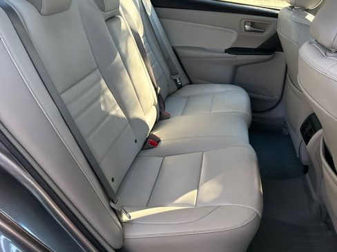 Used 2016 Toyota Camry XLE image 14