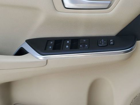 Used 2016 Toyota Camry LE FWD image 23