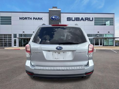 Used 2017 Subaru Forester 2.5i w/ Alloy Wheel Package AWD/4WD image 4