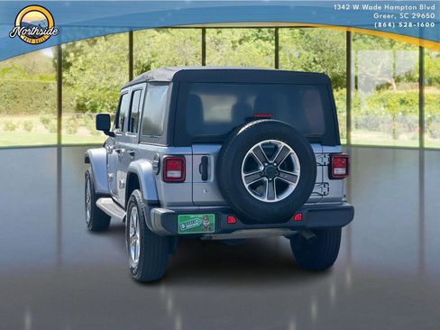 Used 2019 Jeep Wrangler Unlimited Sahara AWD/4WD image 6