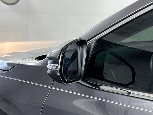 Used 2019 Toyota Highlander XLE image 10