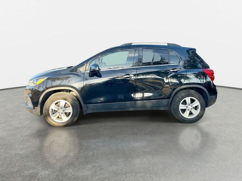 Used 2020 Chevrolet Trax LT w/ LT Convenience Package FWD image 4
