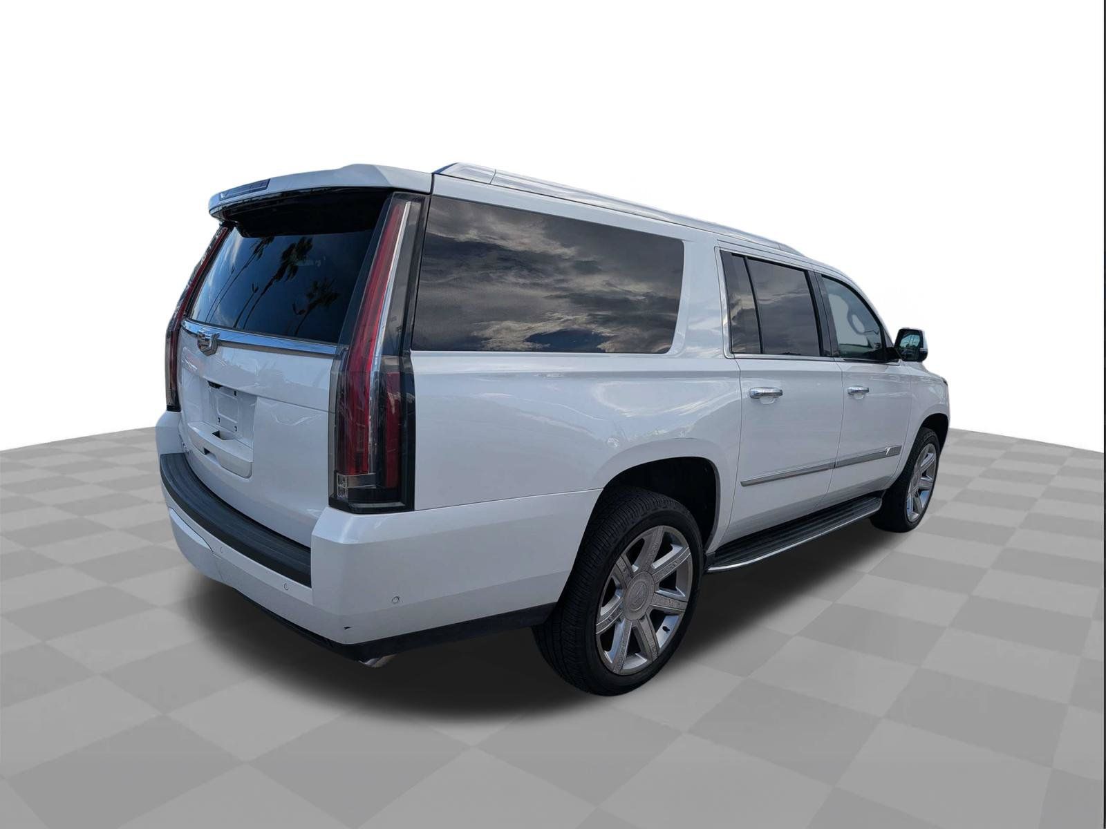 Used 2018 Cadillac Escalade ESV Luxury RWD image 4