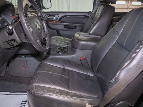 Used 2010 Chevrolet Silverado 1500 LTZ w/ Z71 Appearance Package AWD/4WD image 14