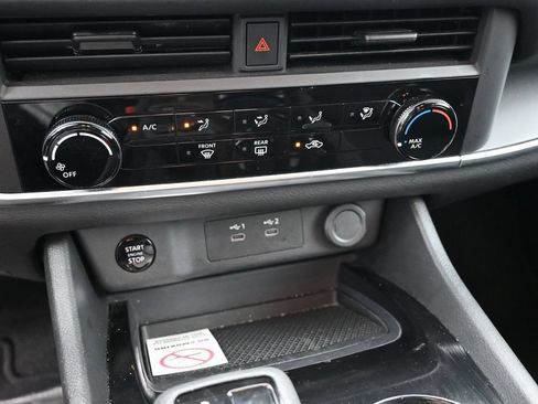 Used 2024 Nissan Rogue S FWD image 28