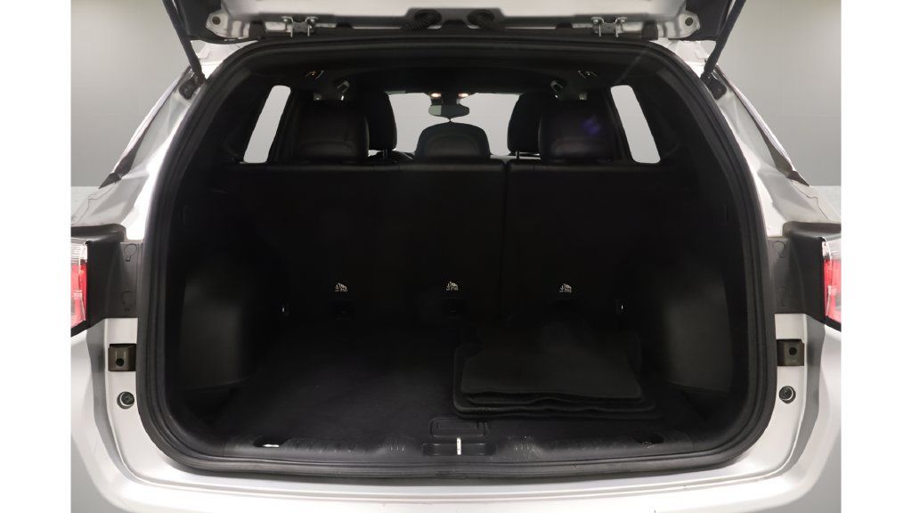 Certified 2024 Jeep Compass Latitude AWD/4WD image 18