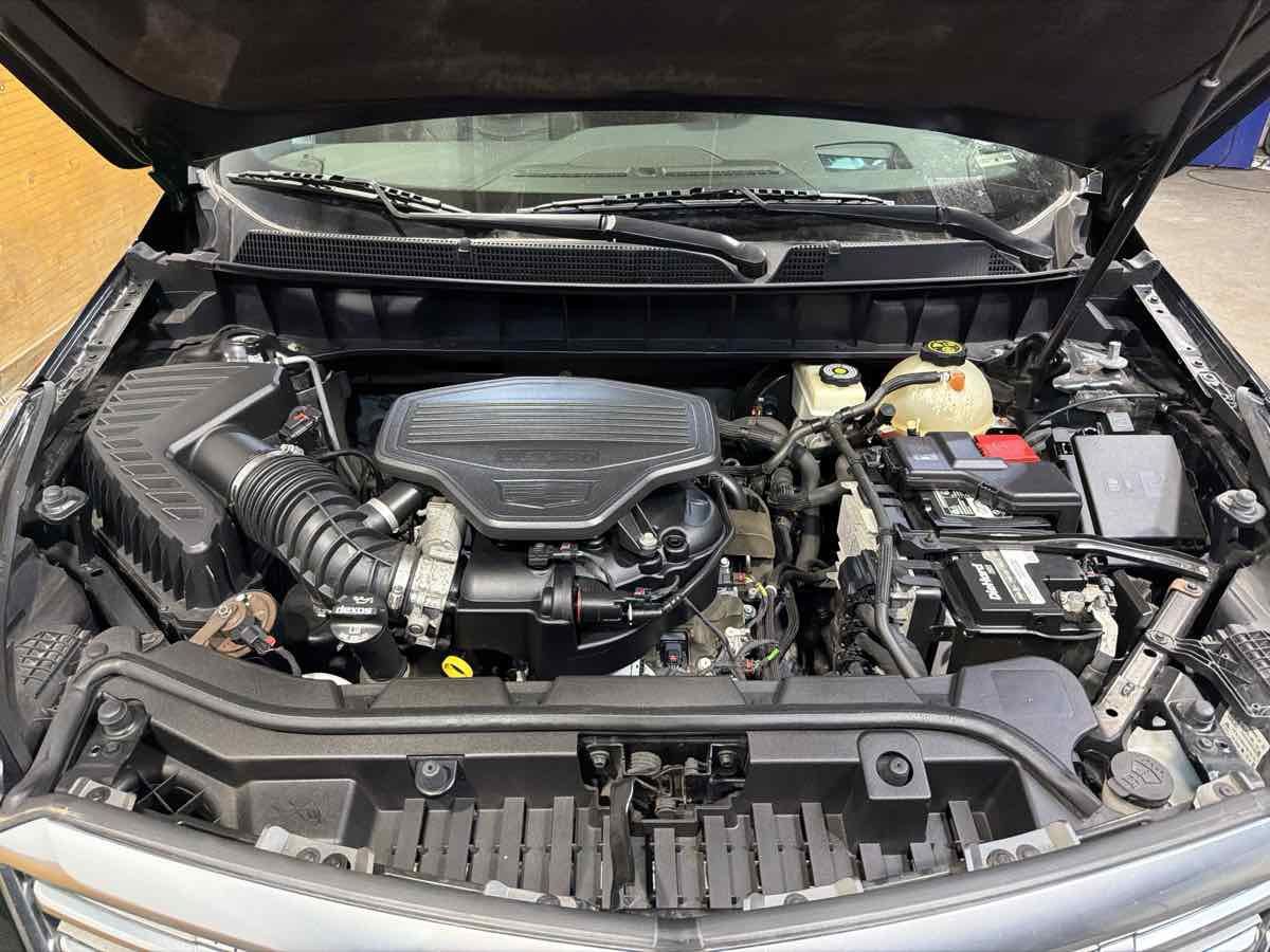Used 2018 Cadillac XT5 Platinum AWD/4WD image 30