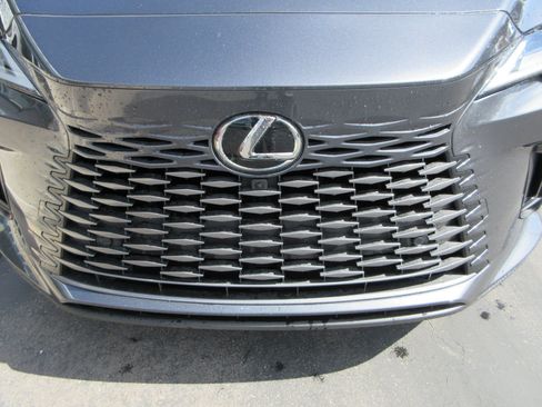 Used 2025 Lexus RX 450h AWD w/ Luxury Package image 15