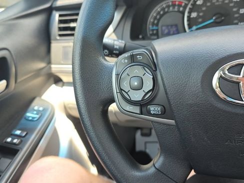 Used 2012 Toyota Camry LE FWD image 22