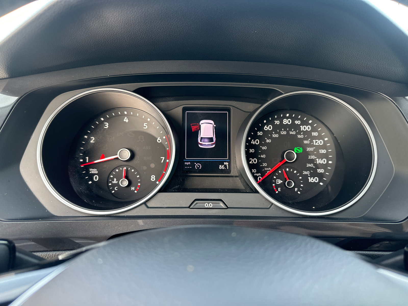 Used 2019 Volkswagen Tiguan SEL FWD image 26