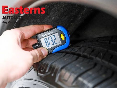 Used 2022 Nissan Rogue SV image 25