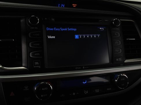 Used 2014 Toyota Highlander Limited image 24